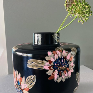 Handbeschilderde vaas Jan (zwart)